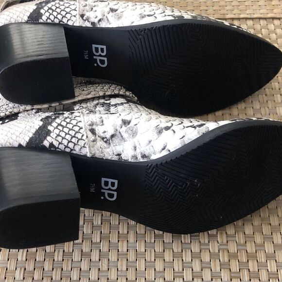 BP. Nordstrom Brand Sadey Snake Print Studded Cut Out Ankle Boots Size 7.5 - Picture 7 of 10